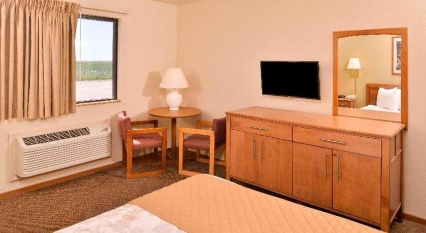Americas Best Value Inn Missouri Valley Exterior photo