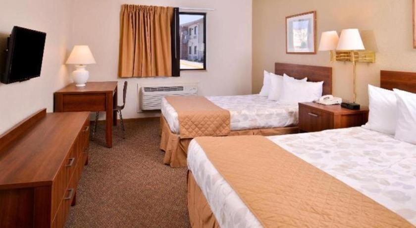 Americas Best Value Inn Missouri Valley Exterior photo