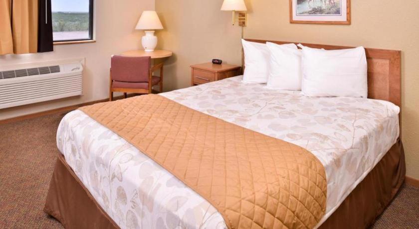 Americas Best Value Inn Missouri Valley Exterior photo