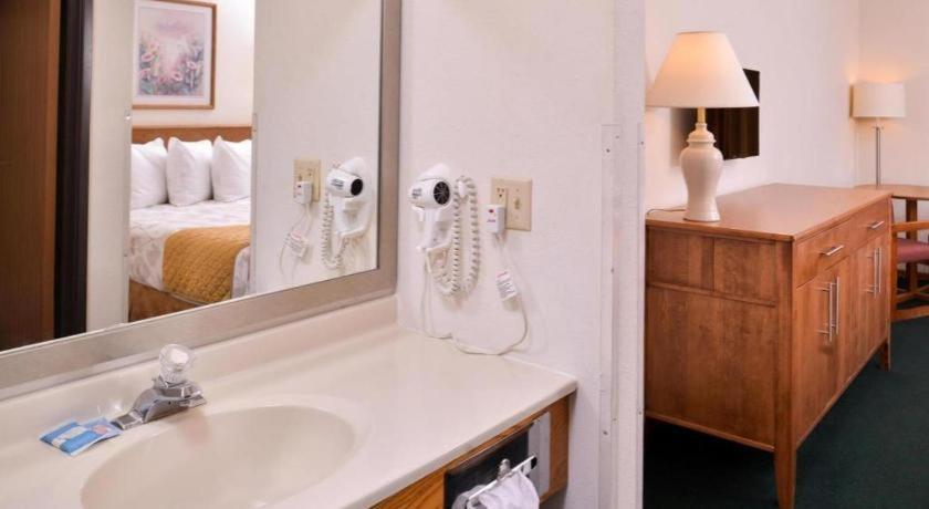 Americas Best Value Inn Missouri Valley Exterior photo